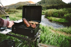 Traeger RANGER Pelletsgrill -Camp Chef Salgsbutikk Ranger Fishing in Mountains 49 1 2