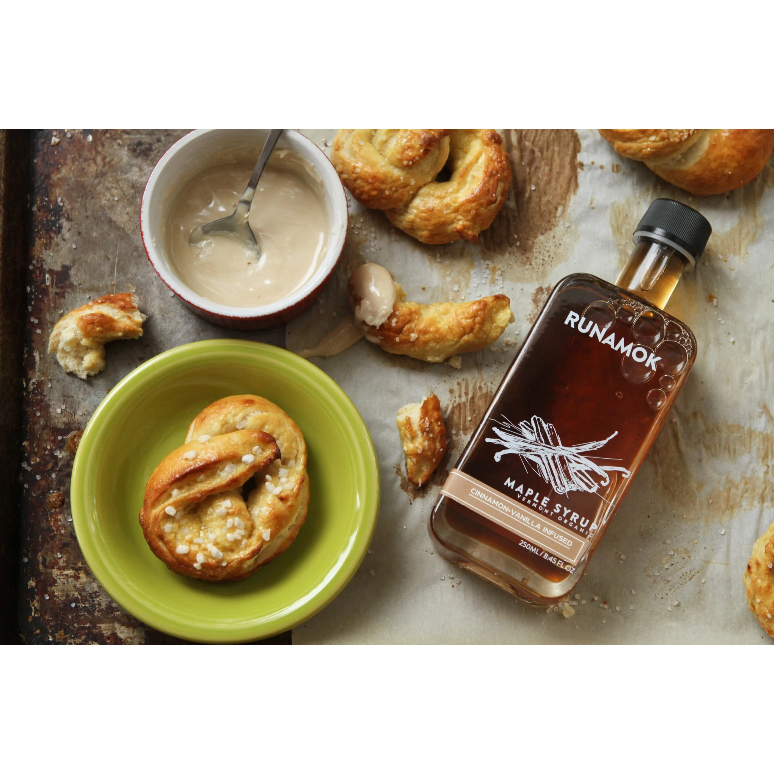 Runamok Cinnamon + Vanilla Infused Maple Syrup 250ml 4 Runamok Cinnamon + Vanilla Infused Maple Syrup 250ml - Bilde 2